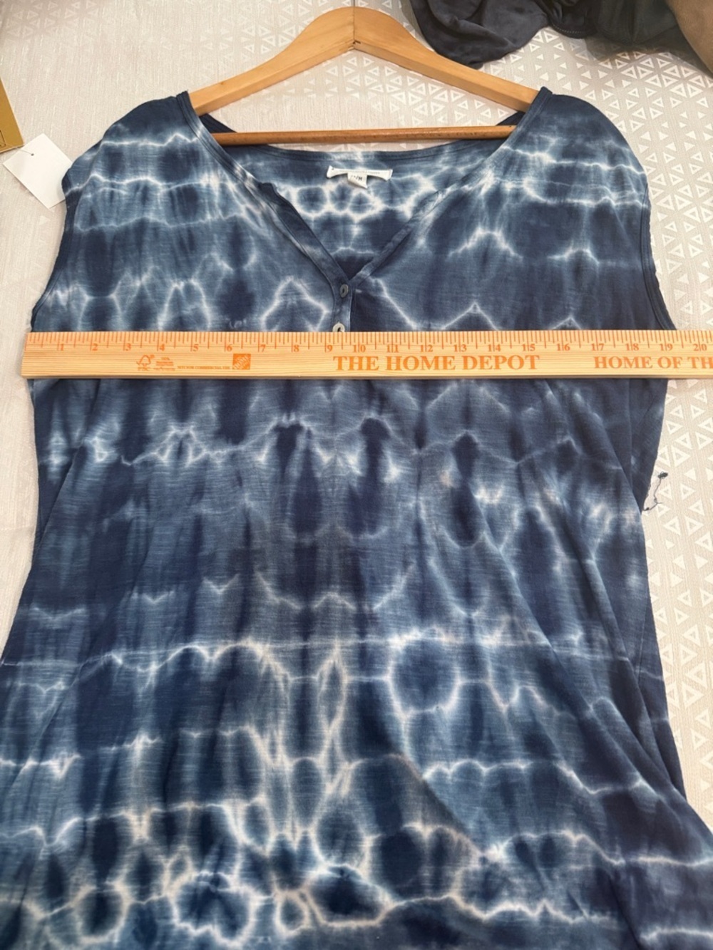 Beach, lunch, lounge, size medium Tie-Dye Blue Top - Picture 4 of 5